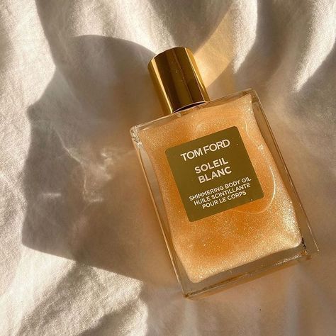 Tom Ford Shimmering Body Oil, Tom Ford Body Oil, Tuberose Perfume, Shimmering Body Oil, Perfume Aesthetic, Tom Ford Private Blend, Shimmer Body Oil, Tom Ford Beauty, Lifestyle Inspiration