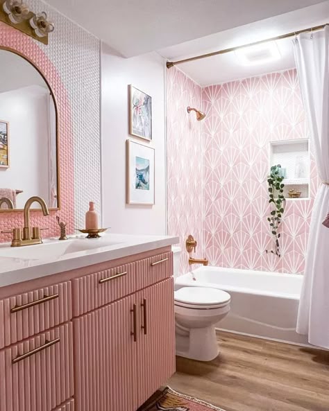 Penny Tiles Bathroom, Pink Tile Bathroom, Pink Tub, Girl Bathroom, Girly Bathroom, Pink Bathroom Decor, Girl Bathrooms, Eclectic Bathroom, Penny Tile