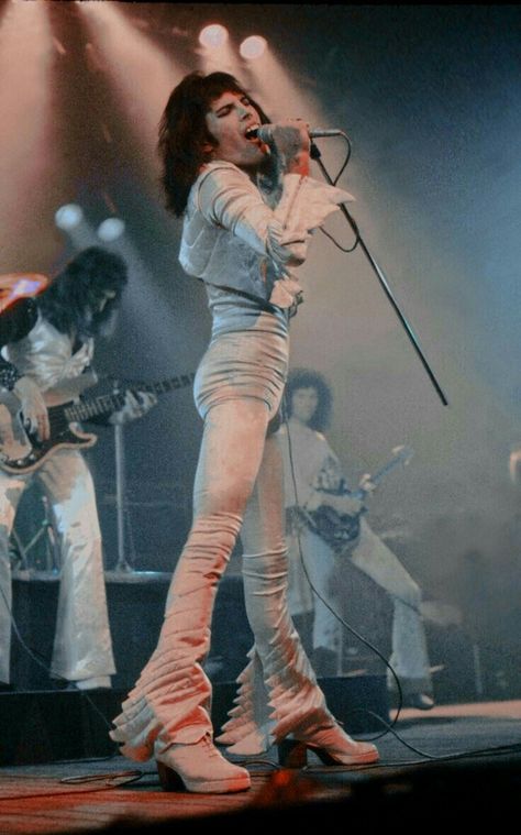 Freddy Mercury, Queen Photos, Queen Pictures, Queen Freddie Mercury, John Deacon, Brian May, Queen Band, Killer Queen, Rock Chic