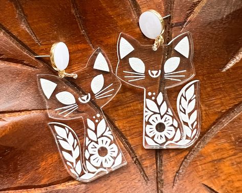 Springtime Kitty Cat Earrings with Clear Acrylic Beads Acrylic Laser Cut Earrings, Acrylic Earrings Laser Cut, Shrinky Dink Crafts, Shrinky Dink Earrings, Shrink Plastic Jewelry, Acrylic Laser Cut, Laser Cut Wood Earrings, Clear Spring, Laser Cut Wood Crafts