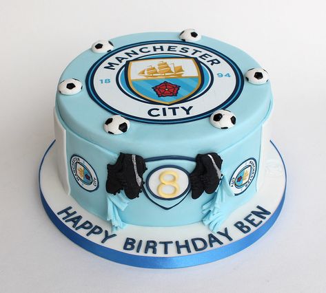 machester city cake | All edible decoration for a big Man Ci… | Hannah Loves Cake | Flickr Man City Birthday Cakes, Mancity Cake Design, Man City Cake Ideas, Manchester City Cake Ideas, Manchester City Cake, Bolo Real Madrid, Manchester United Cake, Birthday Cake Kids Boys, Sonic Birthday Cake