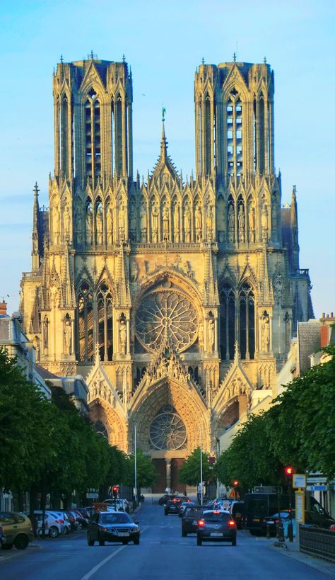 Reims Cathedral, France (GPS: 49.253720, 4.033618) Goth Architecture, Reims Cathedral, Architecture Photography Buildings, Reims France, Church Pictures, Cathedral Architecture, European Architecture, Cathedral Church, Church Architecture