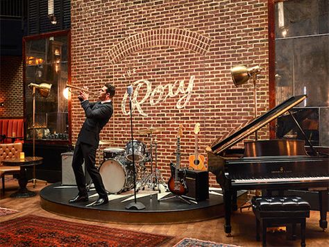 Band at Roxy Lobby Cafe Music Stage, Restaurant Live Band Stage Design, Live Music Stage Design Restaurant, Live Music Restaurant Design, Roxy Hotel Nyc, Live Band Stage Design, Restaurant Music Stage Design, Jazz Lounge Interior, Small Music Venue Design