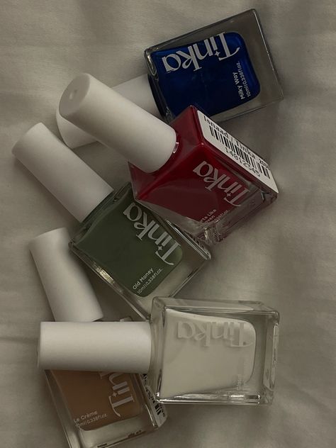 Nail Polish Collection Aesthetic, Nail Polish Aesthetic, Best Nail Polish Brands, Nail Paint Shades, Stationery Obsession, Cute Nail Polish, Cosmetic Creative, Nail Techniques, Aesthetic Letters