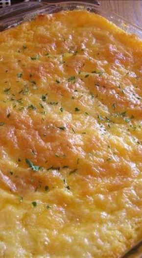 Cheesy Grits Casserole, Grits Casserole, Cheesy Grits, Grits Recipe, Cheese Grits, Breakfast And Brunch, Think Food, Southern Cooking, Vegetarian Breakfast