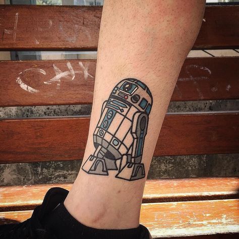 Healed/Curado/Guarito!!! #vinzflag #toptattooing #topclasstattooing #italian_traditional_tattoo #bright_and_bold #americanatattoos #r2d2 #starwars #healedtattoo #granada #andalucia #españa #amistad #amor by vinzflag Star Wars Sleeve, R2d2 Tattoo, Robot Tattoo, To My Star, Enough Tattoo, Nerd Tattoo, Mouse Tattoos, Star Wars Quotes, Geek Tattoo