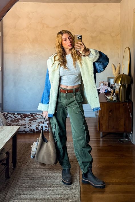 The Gap x Cult Gaia barrel pants have been on high rotation. Paired them with a ribbed cropped long sleeve t-shirt, a pair of lug chelsea boots, an oversized denim sherpa trucker jacket, and my Coach Brooklyn 28 suede bag. #falltrends #falloutfitideas #tomboyfemme #tomboystyle #cargopants #womensfashion #howtostylebarreljeans • barrel jean outfits • cargo pants outfits • casual women's fashion • denim jacket outfit • Denim Jacket And Cargo Pants Outfit, Boho Cargo Pants Outfit, Denim Sherpa Jacket Outfit, Cargo Pants Outfit Casual, Lug Chelsea Boots, Coach Brooklyn, Outfits Cargo Pants, Cargo Jeans Outfit, Sherpa Jacket Outfit