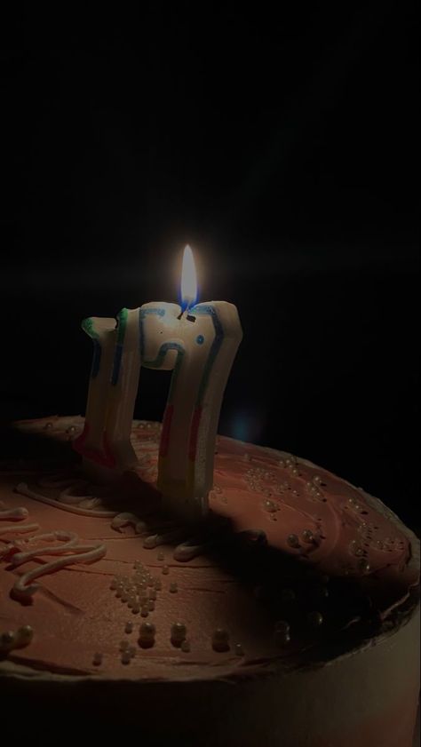 It’s My Birthday 17, 17 Candles Birthday, 17 Birthday Ideas Aesthetic, Happy Birthday To Me Aesthetic 17, 17 Birthday Cake Aesthetic, 17 Aesthetic Birthday, Birthday 17 Girl, Birthday Cake For 17th Birthday Girl, Happy Birthday Fake Story