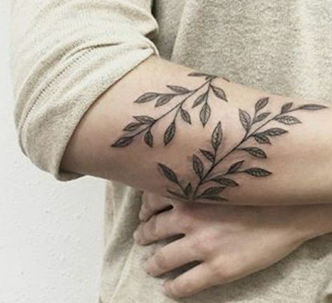 Simple Forearm Tattoos, Around Arm Tattoo, Wrap Around Tattoo, Tattoo Artist Tattoo, Forearm Flower Tattoo, Tattoo Design Tattoo, Simple Tattoos For Guys, Wrap Tattoo, Inner Forearm Tattoo