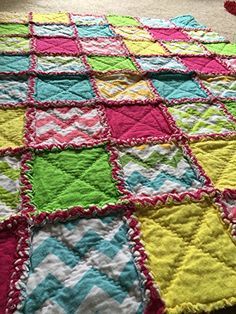 Rag Quilt Instructions, Quilt Easy, Flannel Rag Quilts, Rag Quilt Tutorial, Colchas Quilting, Rag Quilt Patterns, Baby Rag Quilts, Rag Quilts, Quilt Care