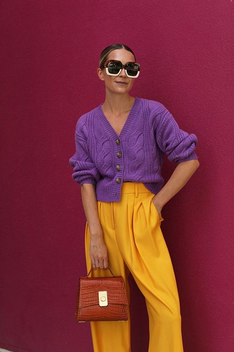 Color Outfits, Colour Combinations Fashion, Color Blocking Outfits, Color Combinations For Clothes, Yellow Pants, Pullover Outfit, Moda Chic, Purple Outfits, Colour Blocking