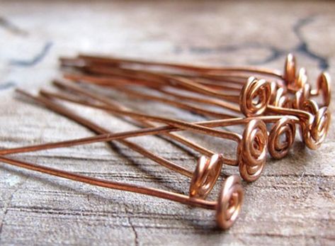 15 Incredible Jewelry Headpin Designs | Craft Minute Copper Eye, Metal Jewelry Making, Wire Wrapped Stone Jewelry, Wire Wrap Jewelry Designs, Wire Wrapped Jewelry Diy, Wire Jewelry Tutorial, Wire Jewelry Designs, Diy Wire Jewelry, Diy Jewelry Findings