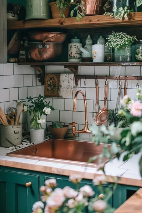 Elevate Your Space with Copper Sink Kitchen Ideas Copper Kitchen Color Scheme, Cooper Kitchen Ideas, Copper And Brass Kitchen, Vintage Sink Kitchen, Kitchen Sink Aesthetic, Copper Decor Kitchen, Copper Interior Design, Copper Sink Kitchen, Sink Kitchen Ideas