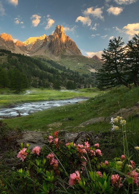 Claree Valley, French Alps, France France Nature Landscapes, The Alps France, European Landscape Photography, French Alps Aesthetic, French Mountains, France Nature, France Landscape, Pretty Views, Landscape Photography Nature