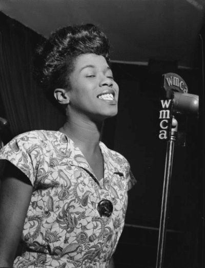 Billy Holiday, Sarah Vaughan, Bb King, Cafe Society, Jazz Artists, Ella Fitzgerald, Billie Holiday, Jazz Musicians, Black Music