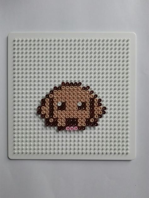 Puppy Perler Bead Patterns, Dog Perler Bead Patterns, Perleplader Ideas Cute, Pearled Bead Ideas, Mini Labrador, Mini Hama Beads, Hamma Beads Ideas, Easy Perler Bead Patterns, Pearl Beads Pattern