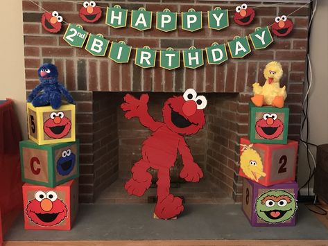 Elmo High Chair Decoration, Sesame Street Birthday Party Ideas Boy, Elmo Birthday Party Boy, Sesame Street Birthday Cakes, Sesame Street Birthday Party Ideas, Elmo First Birthday, Mickey Mouse Invitation, Elmo Birthday Party, Boys 1st Birthday Party Ideas