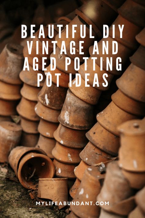 Aging Clay Pots, Old Plant Pots Ideas, Vintage Terracotta Pots, Aging Terra Cotta Pots, Repurposed Kitchen, Antique Clay Pots, Small Terracotta Pots, Vintage Flower Pots, Vintage Porch