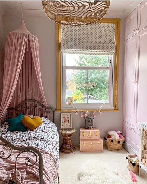 Happy Friday Folks! We are loving this grown up girls room from @gold_is_a_neutral ! Don’t forget to register for your FREE ticket for our… Jess Hurrell, Simple Kids Rooms, Circus Nursery, Kiss Goodbye, Diy Kids Room Decor, Shared Girls Room, Girl Room Inspiration, Kid Bedroom, Kids Bedroom Inspiration