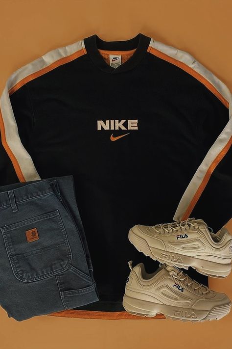 Carhartt Trousers, Vintage Outfit Inspiration, Vintage Nike Sweatshirt, Vintage Retro Clothing, Street Style Outfits Men, Guys Clothing Styles, Vintage Outfit, Nike Sweatshirt, Mens Outfit Inspiration