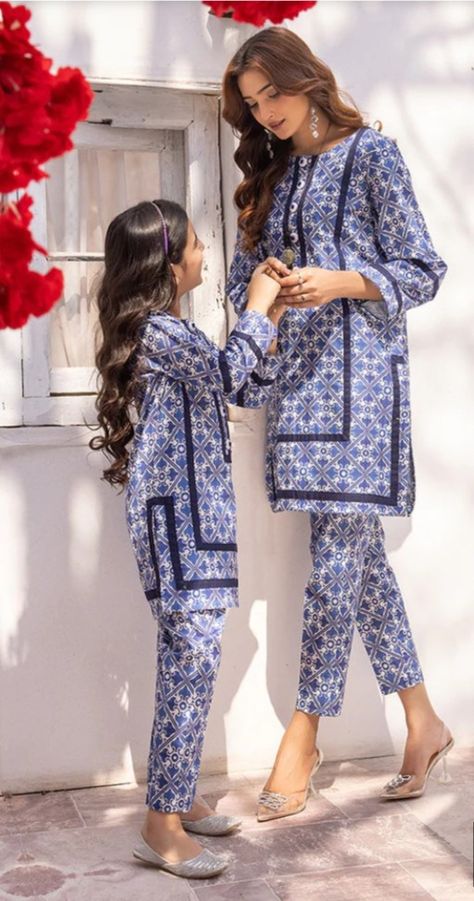 Mother Daughter Matching Outfits, Kids Dress Collection, Latest Dress Design, Neck Designs For Suits, Stylish Short Dresses, Dress Design Patterns, Kids Fashion Dress, Sleeves Designs For Dresses, Kurta Designs Women