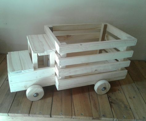 Wooden Crates Garden, Truck Planter, Popsicle Stick Crafts House, Wood Pallet Planters, Truck Crafts, Wood Wagon, Wooden Toy Trucks, Crate Diy, Wooden Truck