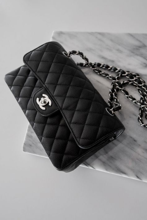 Ladies Purses Handbags, Chanel Classic Bag, Gucci Wallet On Chain, Chanel Bag Classic, 31 Rue Cambon, Chanel Handbags Classic, Chanel Classic Flap Bag, Classic Purse, Cool Bags