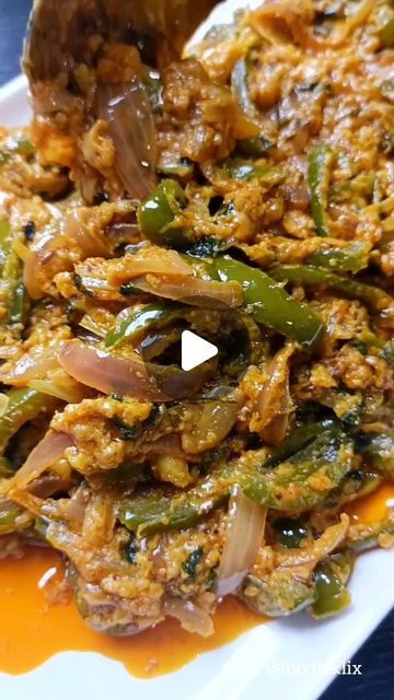 Capsicum Recipes Indian, Indian Fruit Salad Recipe, Gujrati Recipe, Capsicum Recipe, Capsicum Recipes, Haldi Powder, Cooking Recipes For Dinner, Ginger Garlic Paste, Mumbai Food