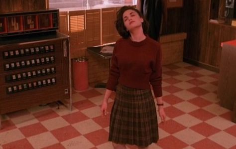 Audrey Horne wearing a red sweater and brown plaid skirt Audrey Twin Peaks, Twin Peaks Fashion, Twin Peaks 1990, Audrey Horne, Sherilyn Fenn, Dale Cooper, The Wombats, Black Lodge, Laura Palmer