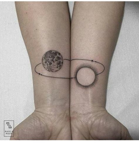 Cosmic Partner Tattoos, Matching Best Friend Tattoos, Cute Couple Tattoos, Tattoos Infinity, Couple Tattoos Unique, Planet Tattoos, Couples Tattoo Designs, Tattoos Geometric, Bff Tattoos