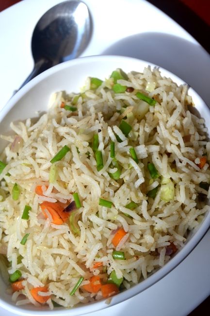 Vaniensamayalarai: Veg Fried Rice / Indian Style Fried Rice Veg Fried Rice Recipe Indian, Indian Fried Rice, Fried Rice Recipe Indian, Veg Fried Rice Recipe, Veg Fried Rice, Pulao Rice, Vegetable Fried Rice Recipe, Indian Rice Recipes, Chinese Vegetables