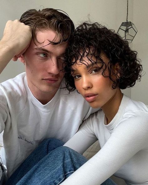 Lucky Smith, Pelo Color Vino, Nara Smith, Interracial Couples Bwwm, Swirl Couples, Bwwm Couples, Lucky Blue Smith, Interacial Couples, Lucky Blue