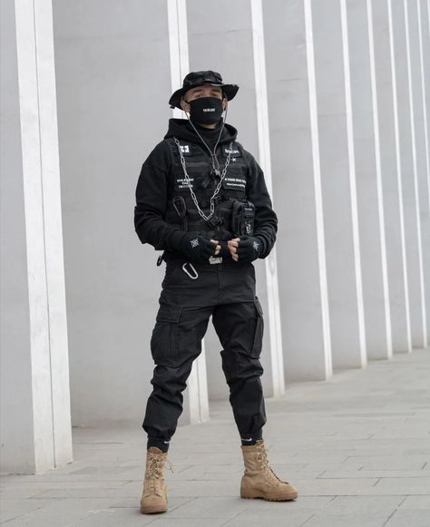 Warcore techwear darkwear Warcore Men Outfits, Warcore Outfits, Techwear Aesthetic, Techwear Cyberpunk, Suits And Sneakers, Tech Wear Fashion, Tactical Wear, Cyberpunk Clothes, Man Clothes