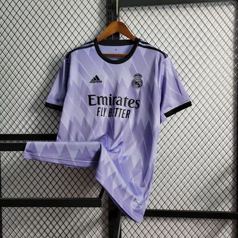 Soccer Team Shirts, Real Madrid Jersey, Camisa Adidas, Real Madrid Shirt, Purple Jersey, Sport Shirt Design, Adidas Soccer, Football Outfits, Vintage Football