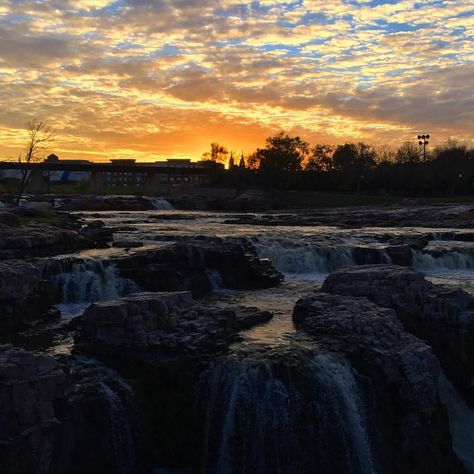 Sunset - Sioux Falls, SD 11/15 Sioux Falls, Sioux, Celestial Bodies, Travel