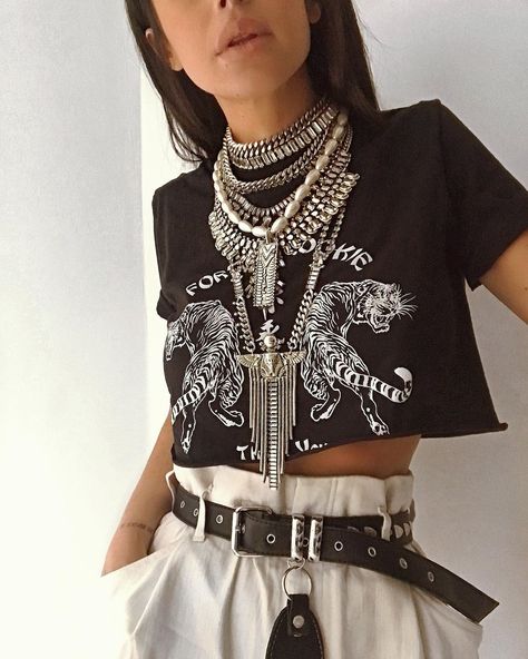 Boho Necklace Outfit, Dylanlex Style, Bobs Outfit, Spiritual Baddie, Rock Star Outfit, Venus Fashion, Vegas Outfit, Causual Outfits, Tomboy Fashion