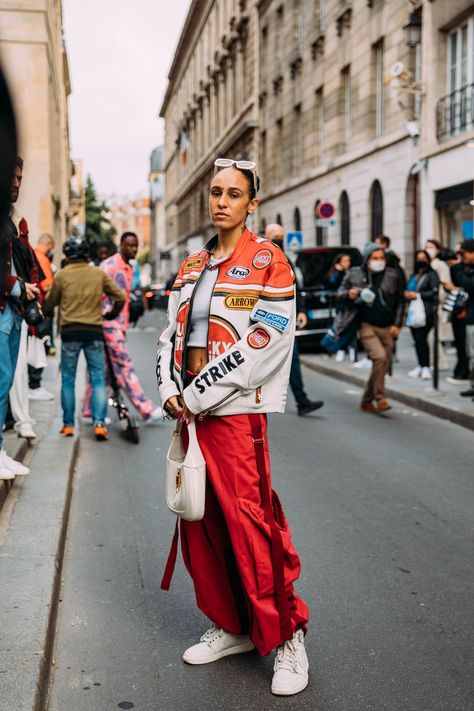 See Photos: The Best Street Style From the Spring 2022 Menswear Shows in Paris | Vogue Paris Spring Outfit, Mode Dope, Street Wear Style, Dope Style, Sporty Street Style, Spring Outfits Men, Paris Fashion Week Street Style, The Best Street Style, Dope Fashion