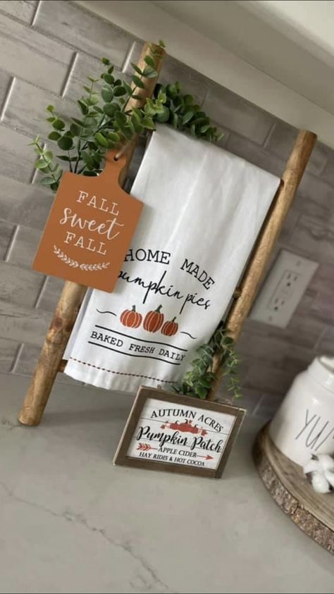 August Decor, Room Fall Decor, Fall House, Fall Room Decor, Fall Living Room, Cozy Fall Decor, Fall Decor Inspiration, Fall Decor Ideas, Fall Thanksgiving Decor