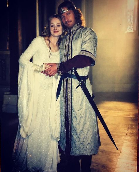 From Miranda Otto’s Instagram: Eowyn’s wedding dress. Too bad they didn’t include this in the movie! Eowyn And Faramir, David Wenham, Lotr Cast, Miranda Otto, Lotr Funny, Medieval Costumes, Into The West, Tauriel, The Two Towers