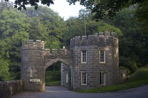 Castle Gatehouse, Tiny Castle, Small Castle, Woodland Gardens, Books Poetry, British Castles, Castle Gardens, Small Castles, Castle Gate