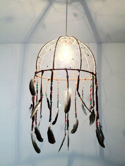 35 DIY Dream Catcher Ideas | Art and Design Kattokruunu Diy, Abat-jour Diy, Dreamcatcher Diy, Atrapasueños Diy, Diy Luminaire, Dream Catcher Tutorial, Beautiful Dream Catchers, Lampe Diy, Diy Lampe