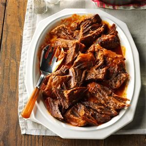 Bavarian Pot Roast Recipe- Recipes Since all of my grandparents were German, it's no wonder that so many Bavarian recipes have been handed down to me. Because the Midwest has such a large German population, I feel this recipe represents the area well. —Susan Robertson, Hamilton, Ohio Beef Crockpot, Bavarian Recipes, Pot Roast Recipe, Recipes Beef, Pot Roast Slow Cooker, Dutch Oven Recipes, Roast Recipe, Pot Roast Recipes, Fall Dinner