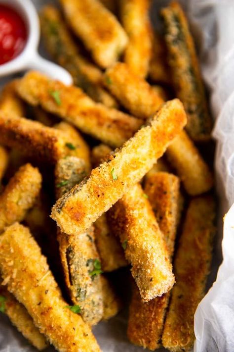 The Baked Parmesan Zucchini Fries to Make All Summer Long Baked Parmesan Zucchini, Parmesan Zucchini Fries, Homemade Ranch Dip, Vegetable Side Dish, Bake Zucchini, Parmesan Zucchini, Baked Fries, Fries Recipe, Zucchini Fries