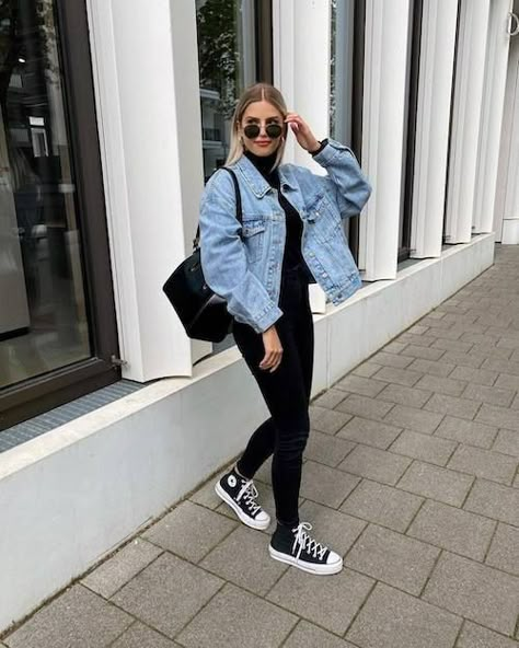 Looking for college outfits and college outfit ideas? Check out these casual college outfits for the ultimate college outfit ideas for class Hm Outfits, College Girl Outfits, Cute College Outfits, Outfits For Girls, Casual College Outfits, Outfits With Converse, Causual Outfits, Cute Summer Outfits, Looks Style