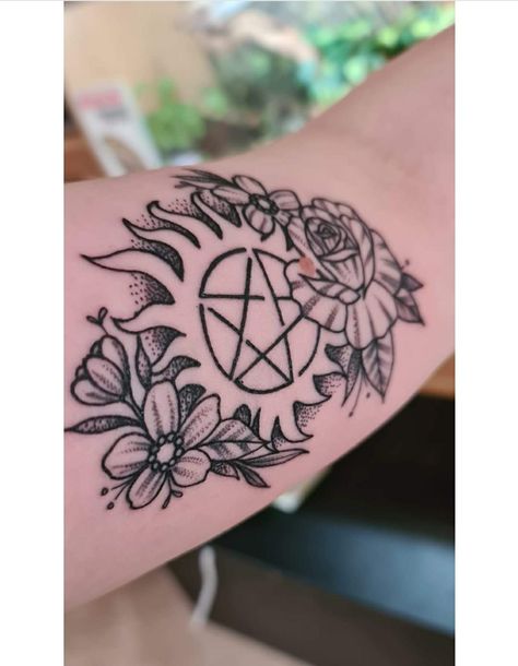 Supernatural Anti Possession Tattoo, Anti Possession Tattoo, Easy Tattoos To Draw, Charm Tattoo, Skull Rose Tattoos, Supernatural Tattoo, Jensen Ackles Jared Padalecki, Family Tattoos, Forever Grateful