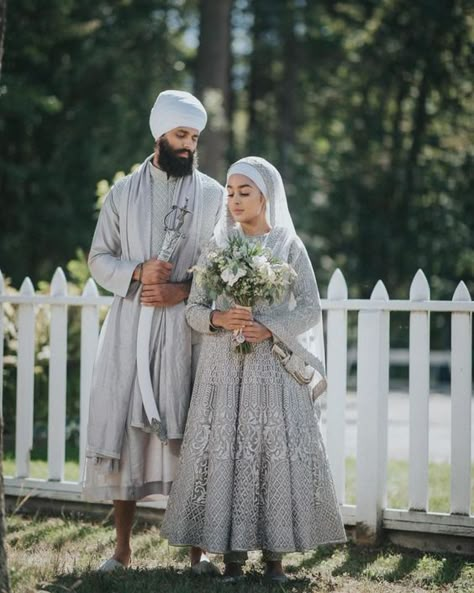 Sikh Wedding Dress, Lehenga Colors, Punjabi Marriage, Green Fall Wedding, Marriage Theme, Nihang Singh, Trending Bridal Lehenga, Singh Street Style, Punjabi Wedding Dress