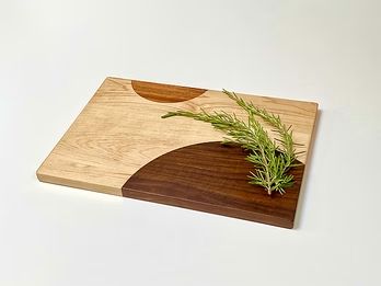 Table top | Artisans & Agency — ARTISANS & agency Woodcraft Projects, Juniper Hill, Wood Serving Platter, Winter Market, Mesquite Wood, Kitchen Apartment, Woodwork Ideas, Wood Chopping, Wood Platter