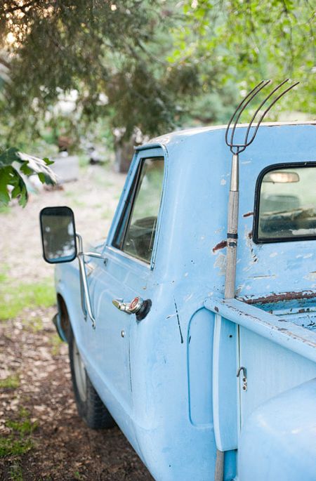 Country Aesthetic, Blue Cottage, Country Blue, White Cottage, Farms Living, Prairie Style, Rural Life, Country Charm, Country Farm