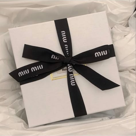 Fashion Lover Aesthetic, Ribbon Typography, Miumiu Aesthetic, Unboxing Aesthetic, Luxury Packaging Design, Star Magic, Buy Bags, Hair Tutorials For Medium Hair, Aesthetic Style