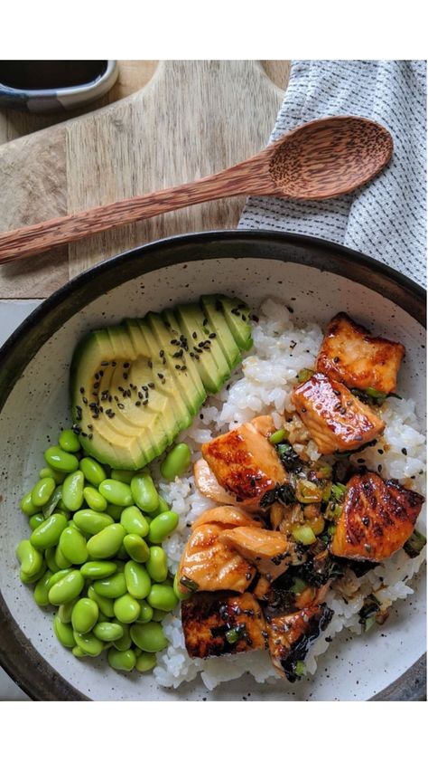 Gluten Free Teriyaki Salmon Sushi Bowl Recipe - My Gluten Free Guide Gluten Free Teriyaki, Sushi Bowl Recipe, Food To Gain Muscle, Gluten Free Guide, Salmon Bowl, Salmon Sushi, Sushi Bowl, Teriyaki Salmon, Workout Snacks